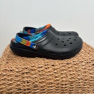 Crocs Classic Fuzz Lined Clogs Black Tie Dye Lining Women’s 12/Men’s 10